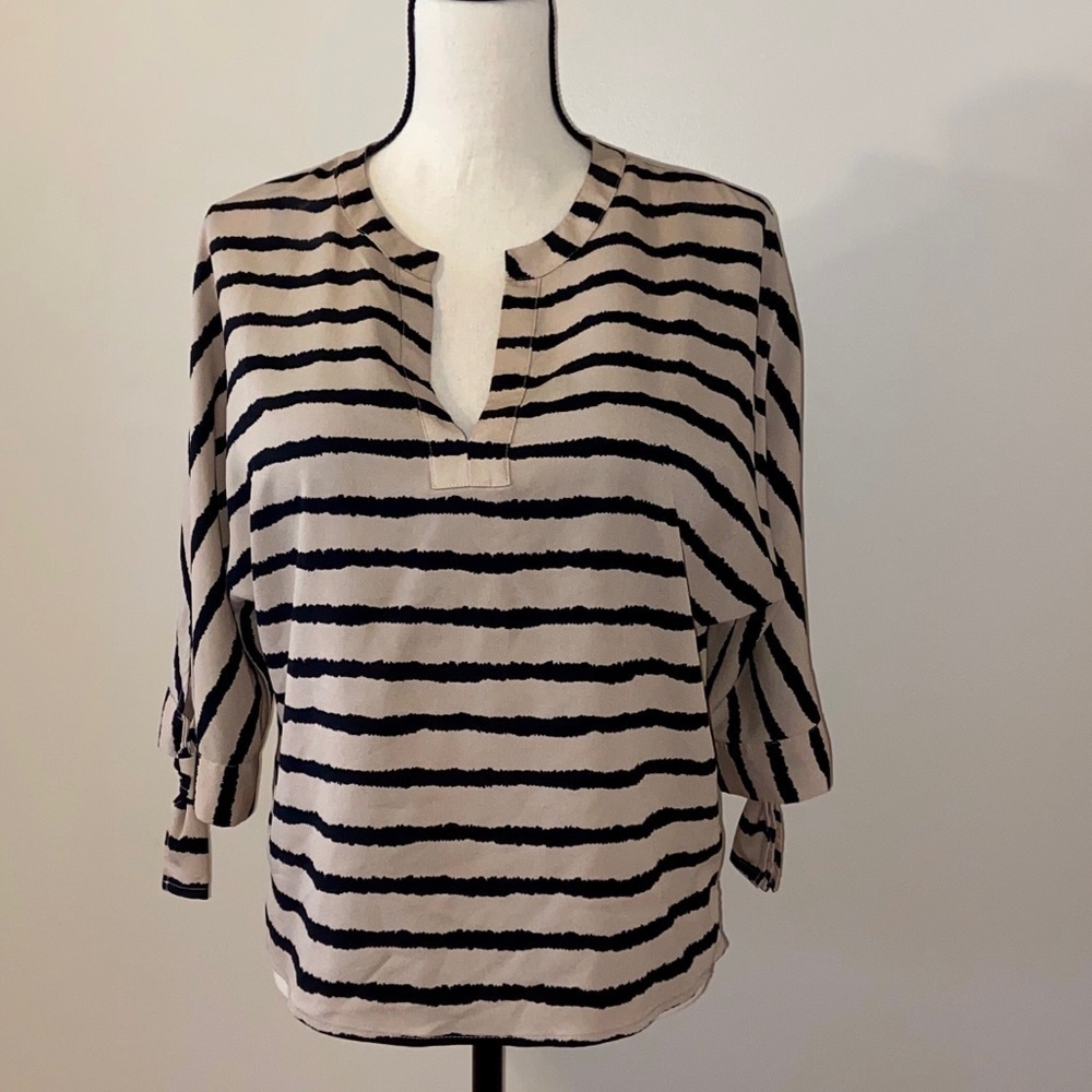 NEW YORK & COMPANY Large Tan Black Blouse